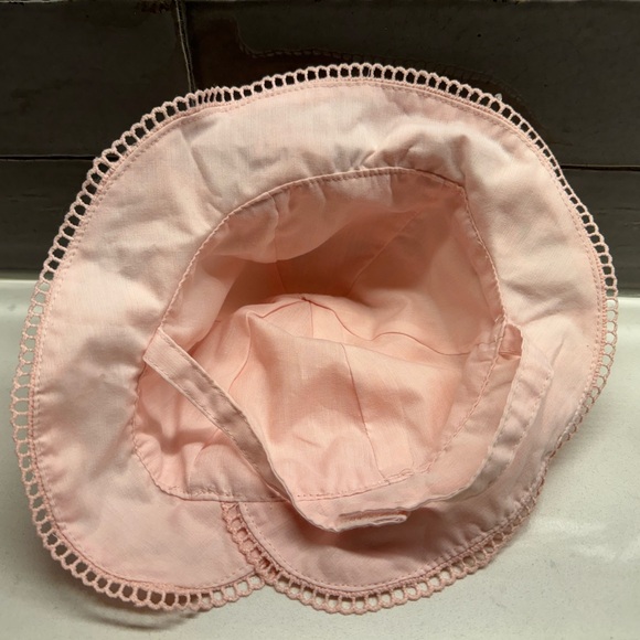 Blush Mauve Butterfly Sun Bonnet - Picture 4 of 5